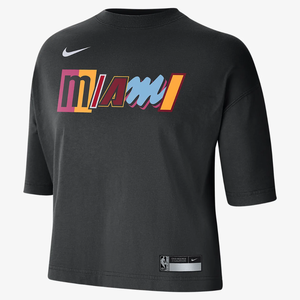 Miami Heat Courtside City Edition Women&#039;s Nike NBA T-Shirt DV6327-010