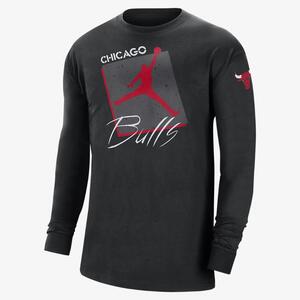 Chicago Bulls Courtside Statement Edition Men&#039;s Jordan Max90 NBA Long-Sleeve T-Shirt DV5739-010