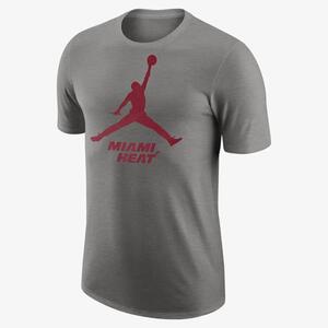 Miami Heat Essential Men&#039;s Jordan NBA T-Shirt FD1473-063