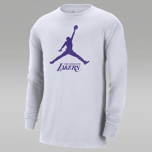 Los Angeles Lakers Essential Men&#039;s Jordan NBA Long-Sleeve T-Shirt FN1268-100