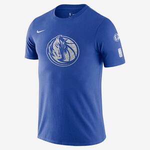 Dallas Mavericks Essential Men&#039;s Nike NBA T-Shirt FQ6189-480