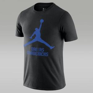 Dallas Mavericks Essential Men&#039;s Jordan NBA T-Shirt FD1463-010