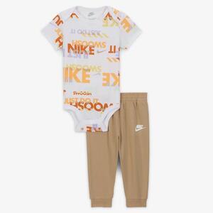Nike Sportswear Playful Exploration Baby (0-9M) Printed Bodysuit and Pants Set 56M045-X0L