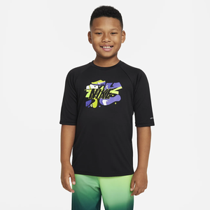 Nike Sneaker Big Kids&#039; (Boys&#039;) Short-Sleeve Hydroguard Swim Shirt NESSC846-001