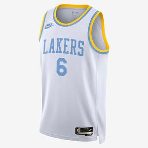 Los Angeles Lakers Nike Dri-FIT NBA Swingman Jersey DO9448-101