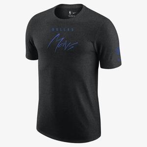 Dallas Mavericks Courtside Men&#039;s Nike NBA Max90 T-Shirt DX9964-032
