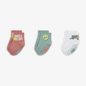 Nike &quot;Art of Play&quot; Gripper Ankle Socks (3 Pairs) Baby Gripper Socks NN0960-R3T