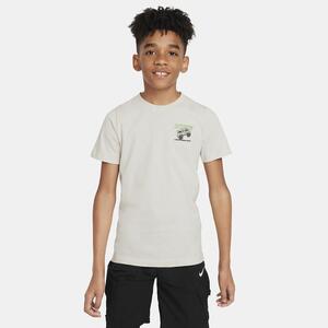 Nike Sportswear Big Kids&#039; T-Shirt FN9617-072