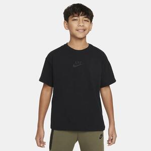 Nike Sportswear Big Kids&#039; T-Shirt FN9668-010