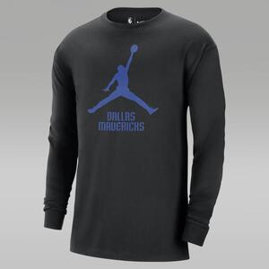 Dallas Mavericks Essential Men&#039;s Jordan NBA Long-Sleeve T-Shirt FN1259-010