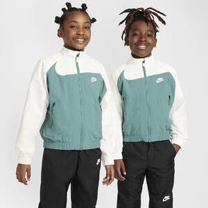 Nike Sportswear Amplify Big Kids&#039; Woven Full-Zip Jacket FN9134-361