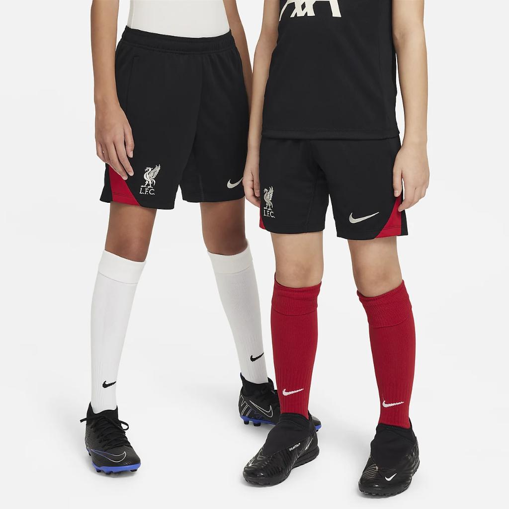 Liverpool FC Strike Big Kids&#039; Nike Dri-FIT Soccer Knit Shorts FN9953-010